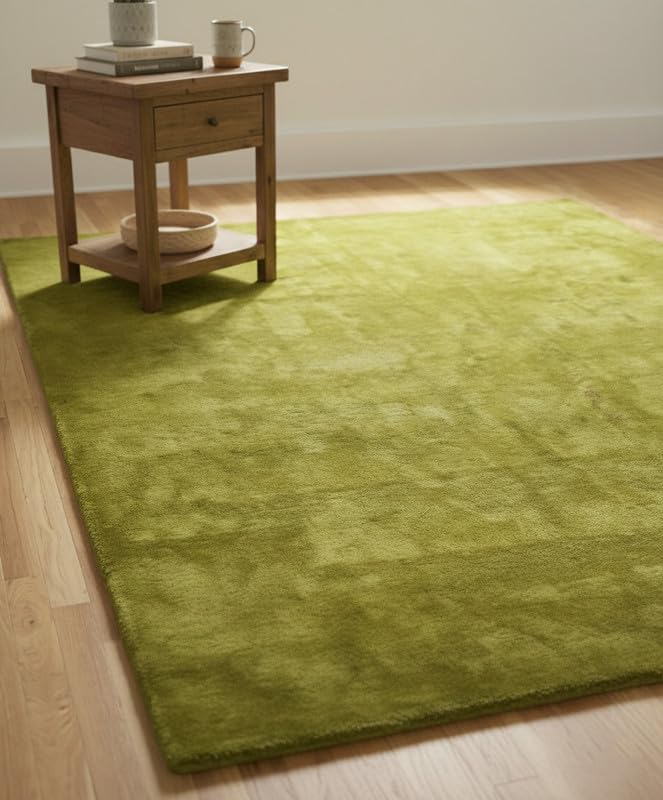 Liso Meadow Green solid hand-tufted wool rug, view 3