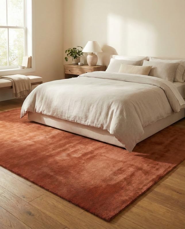 Liso Terracotta solid hand-tufted wool rug, view 3