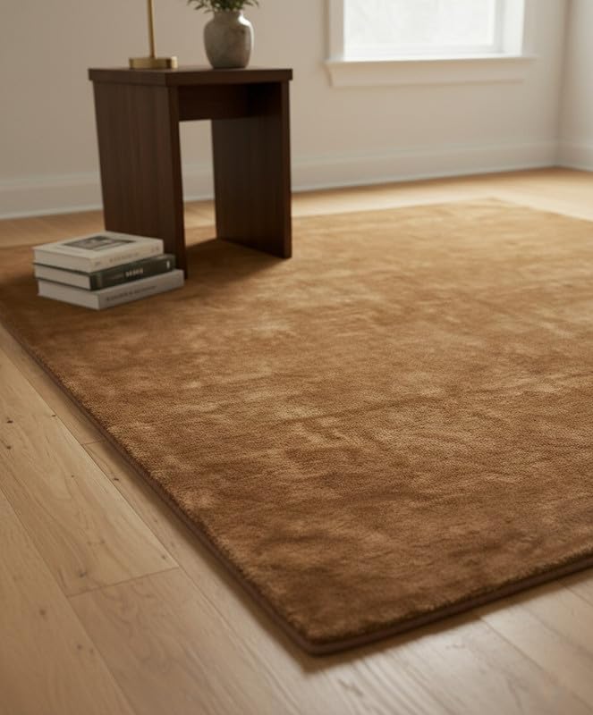 Liso Sand solid hand-tufted wool rug, view 3