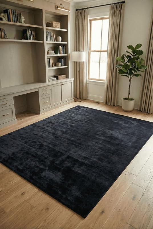 Liso Black solid hand-tufted wool rug, view 4