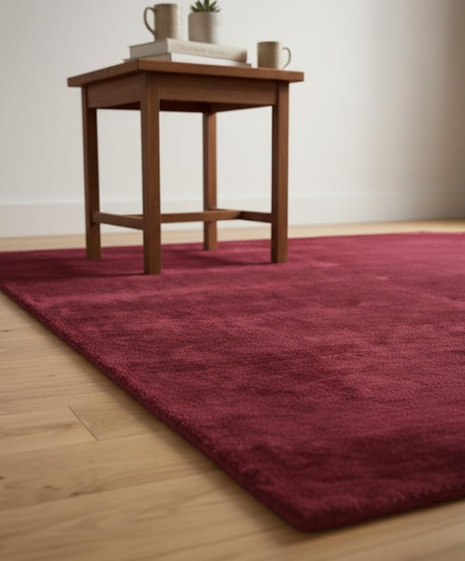 Liso Burgundy solid hand-tufted wool rug, view 3