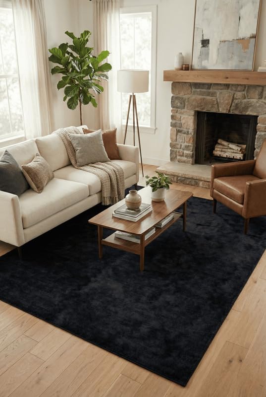 Liso Black solid hand-tufted wool rug, view 1
