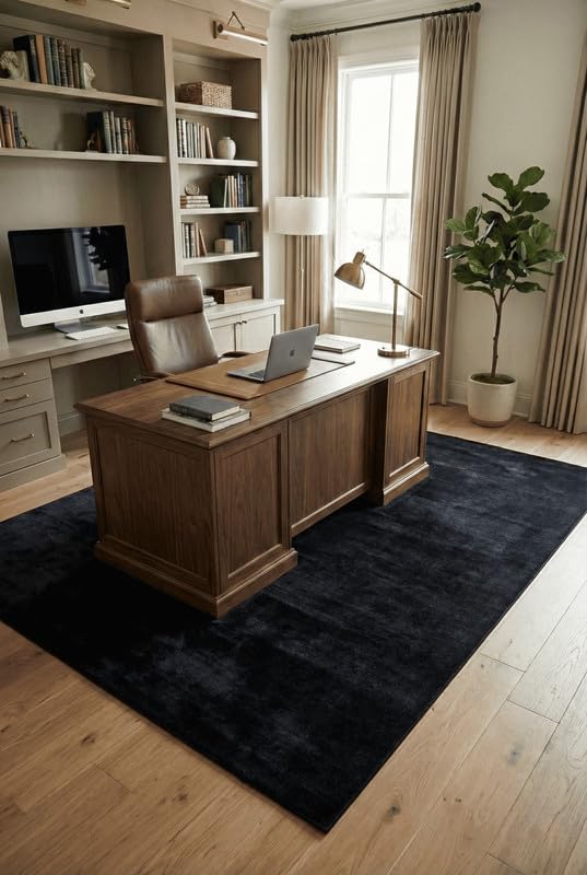 Liso Black solid hand-tufted wool rug, view 3