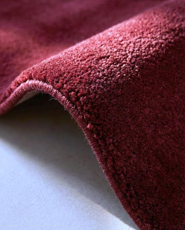 Liso Burgundy solid hand-tufted wool rug, view 4