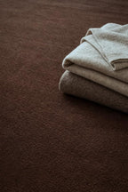 Liso Brown solid hand-tufted wool rug, view 4