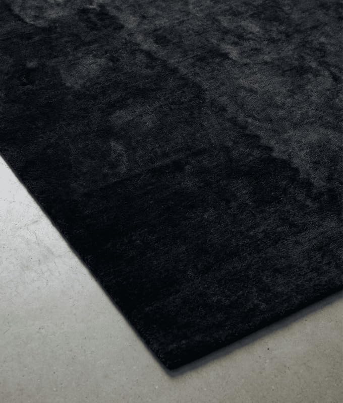 Liso Black solid hand-tufted wool rug, view 5