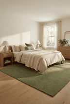 Liso Moss Green solid hand-tufted wool rug, view 3