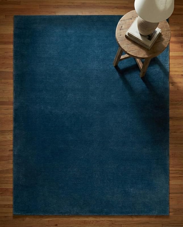 Liso Space Blue solid hand-tufted wool rug, view 5