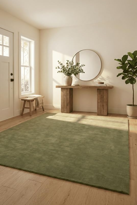Liso Moss Green solid hand-tufted wool rug, view 4