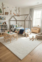 Liso White solid hand-tufted wool rug, view 4
