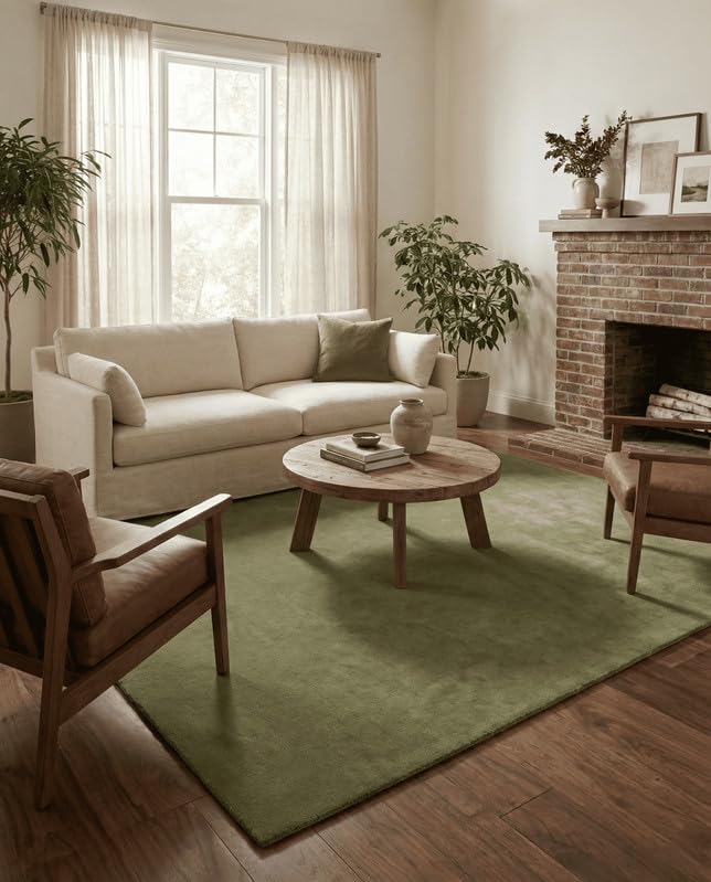 Liso Moss Green solid hand-tufted wool rug, view 1