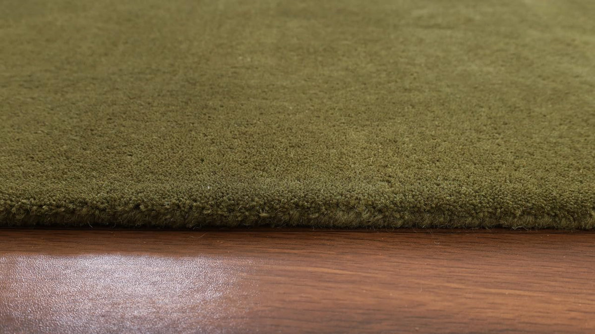 Liso Olive solid hand-tufted wool rug, view 4