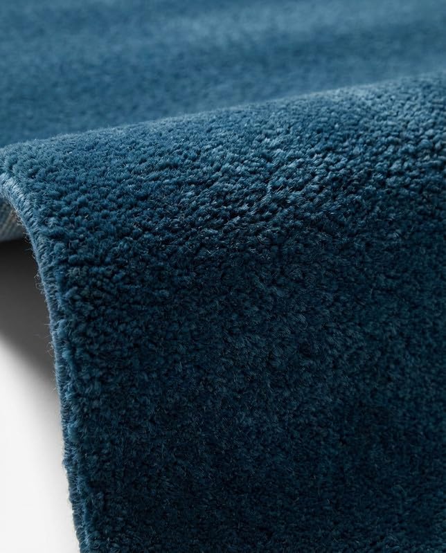 Liso Space Blue solid hand-tufted wool rug, view 4
