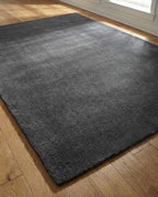 Liso Charcoal solid hand-tufted wool rug, view 4