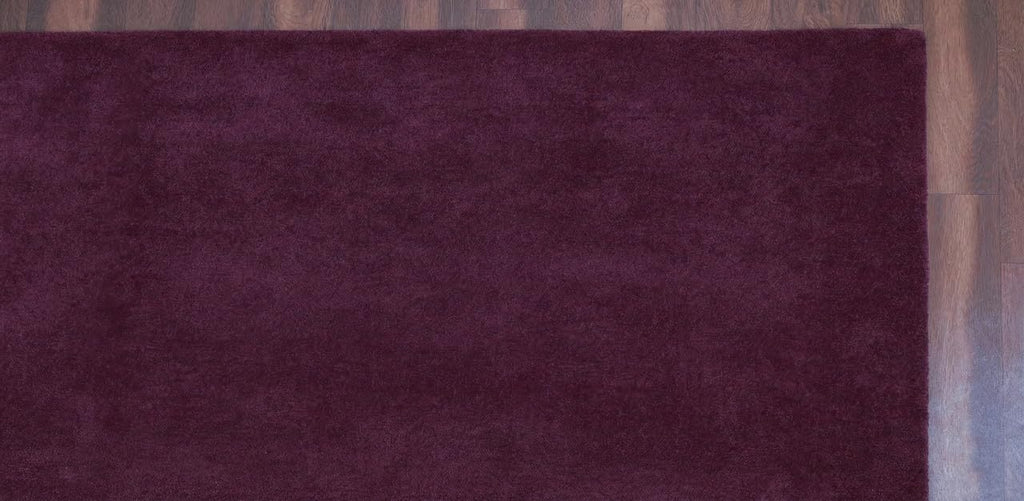 Liso Black Currant solid hand-tufted wool rug, view 7