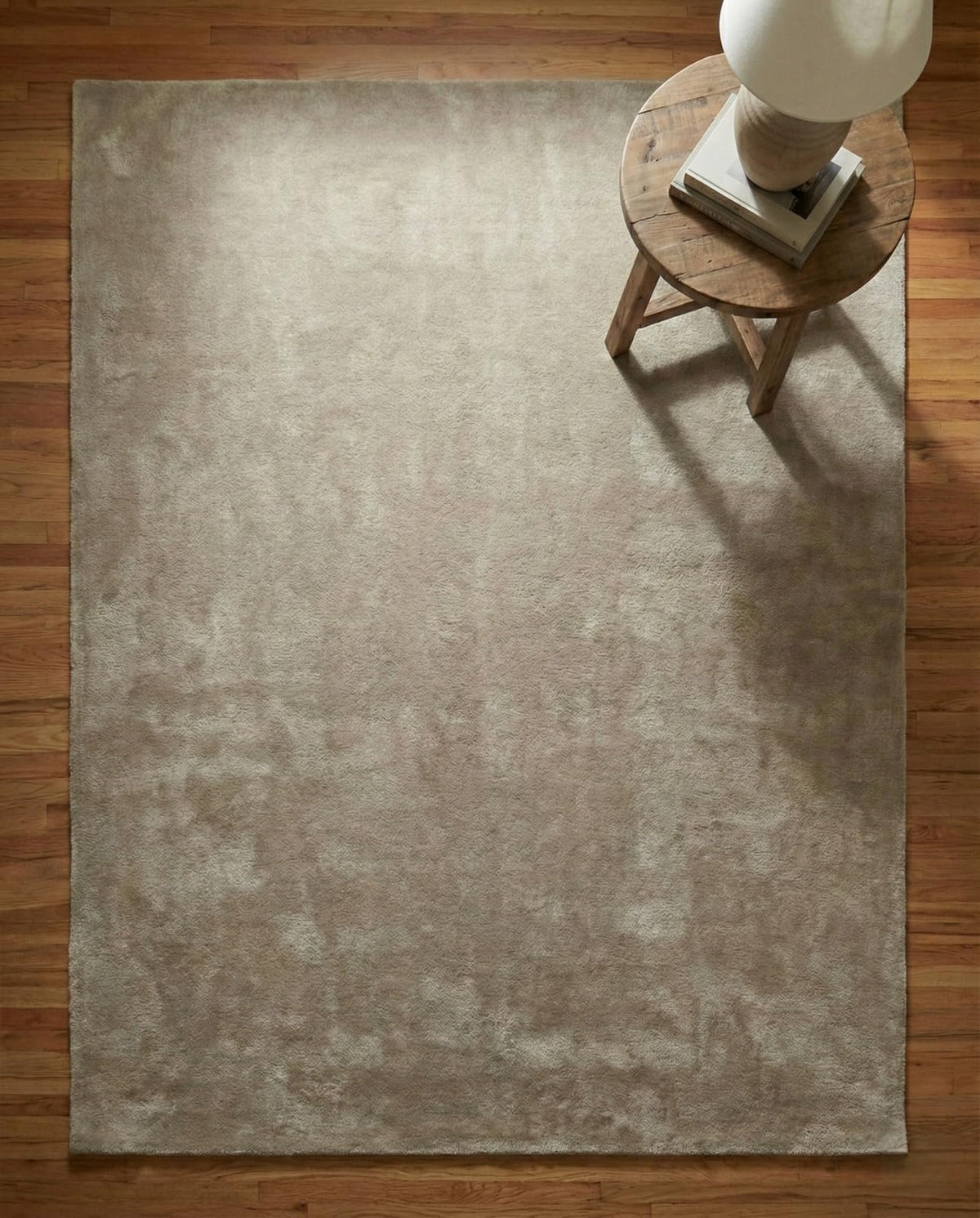 Liso Khaki solid hand-tufted wool rug, view 3
