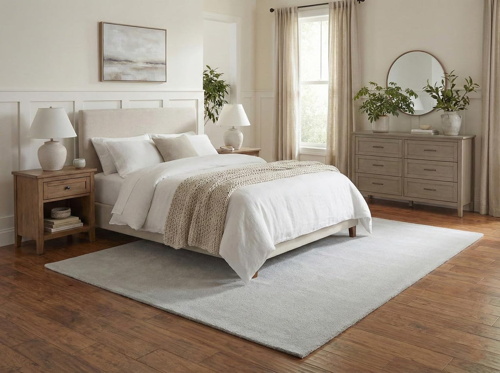 Liso Light Grey solid hand-tufted wool rug, view 3